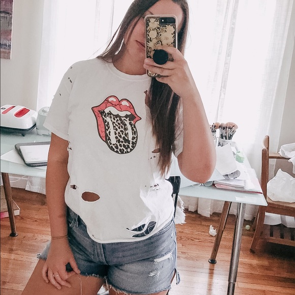 NEW Lips tongue distressed t-shirt - Picture 3 of 8